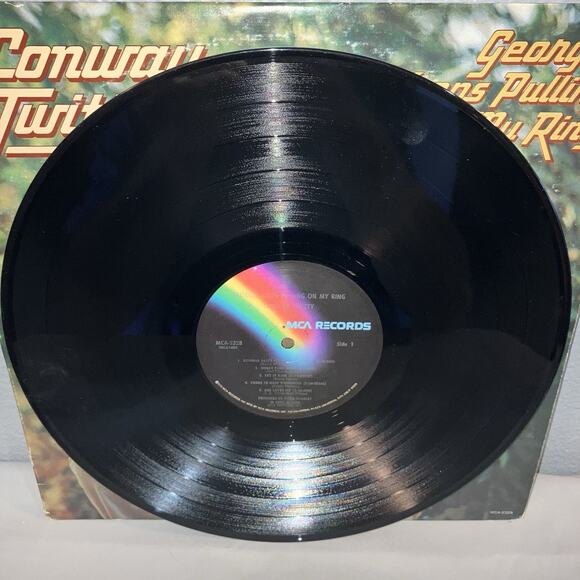 Vinyl Record Conway Twitty Georgia Keeps Pulling On My Ring Platinum Plus Works - Picture 4 of 5